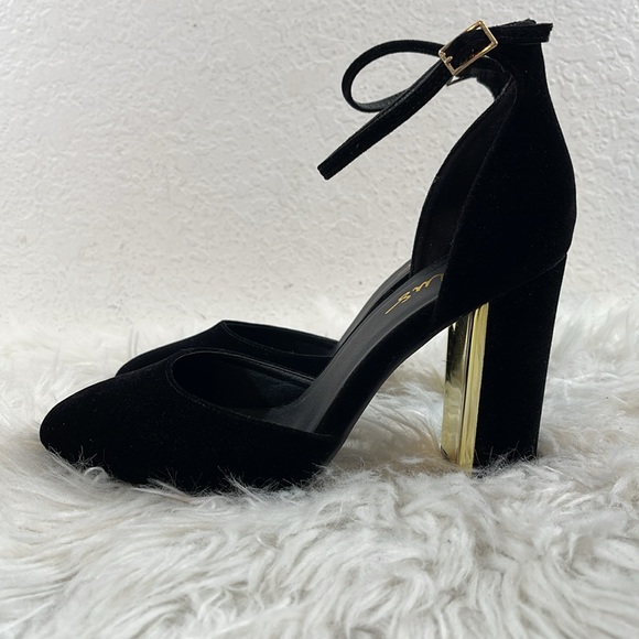 LULUS Laura Black & Gold Velvet Ankle Strap Chunky Heels Size 8.5 NEW - Picture 5 of 15